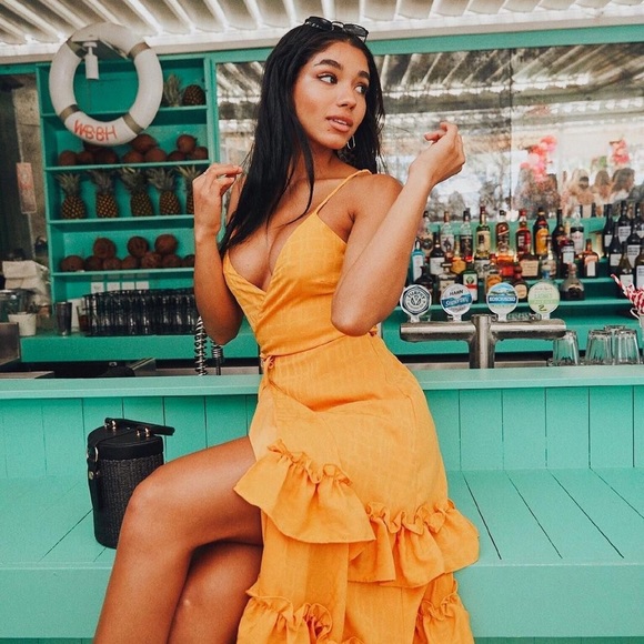 lucie midi dress in honey yellow